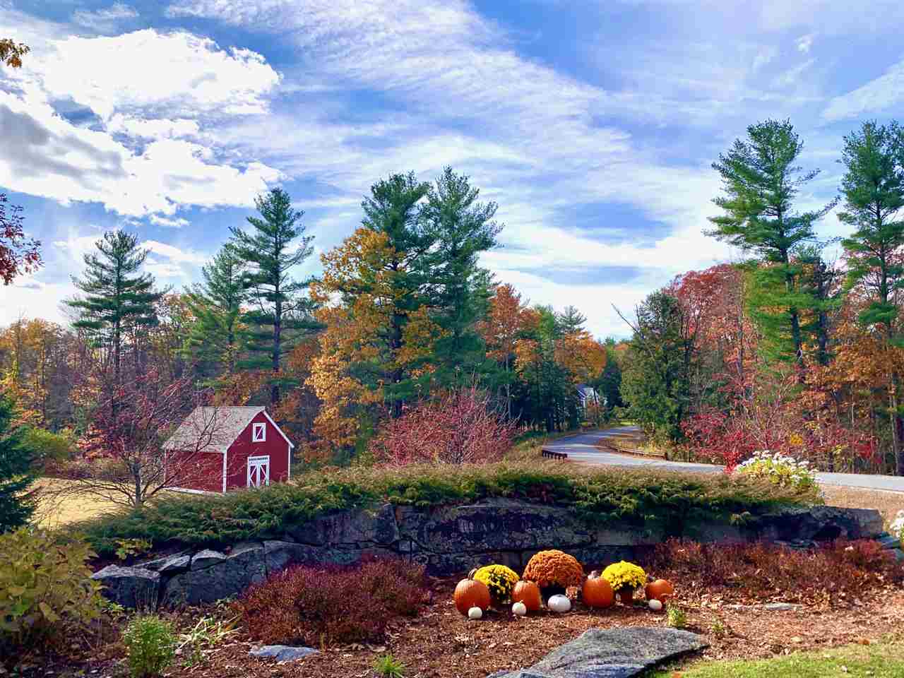 13 Trask Way Amherst, NH 03031 - Photo 2 of 5