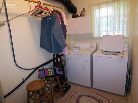 1183 Stonehenge Road Flint, MI 48532 - Photo 13 of 24 20414132-12.JPG