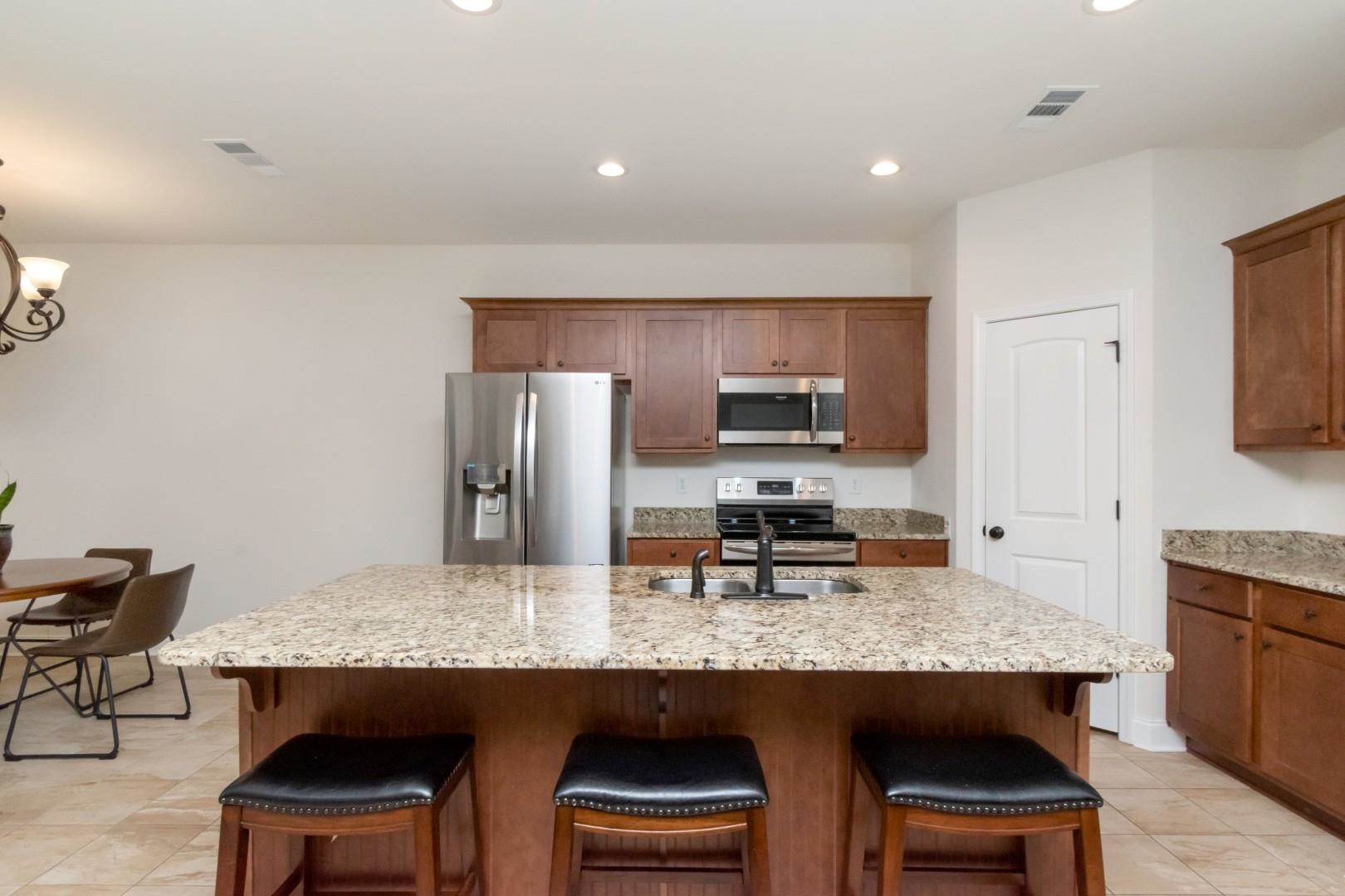 10714 Brodick Loop Daphne, AL 36527 - Photo 6 of 26 Kitchen