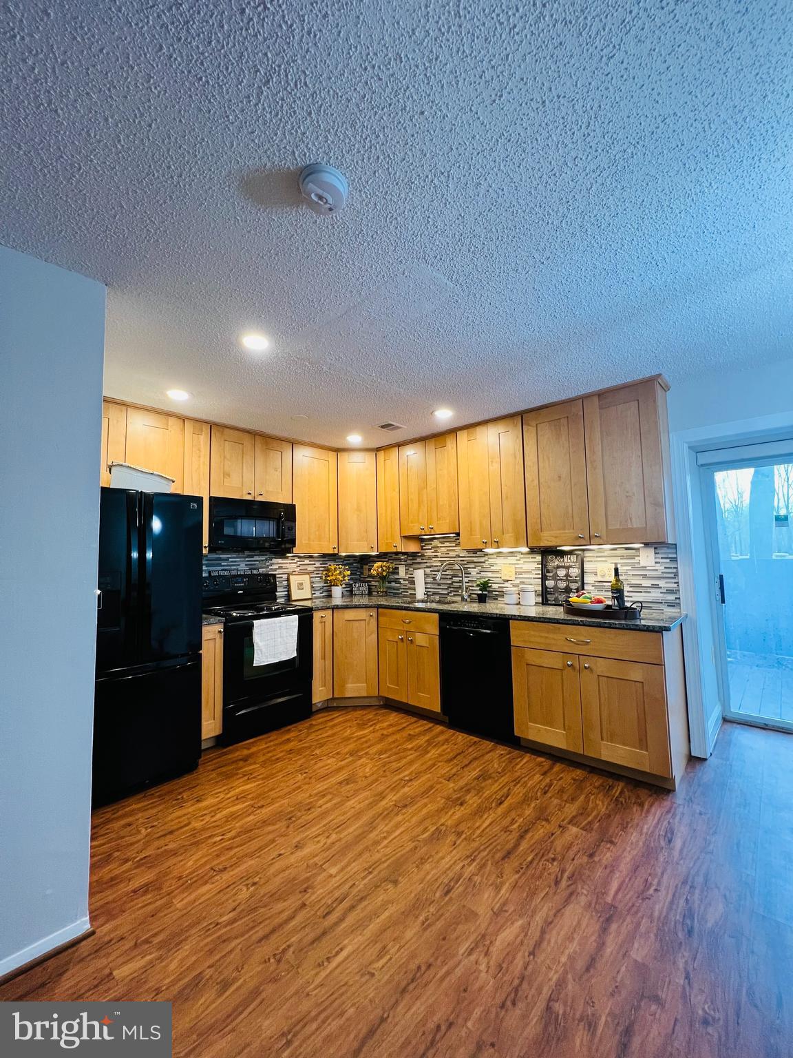 2128 Cartwright Place Reston, VA 20191 - Photo 4 of 12 Gallery Image 4