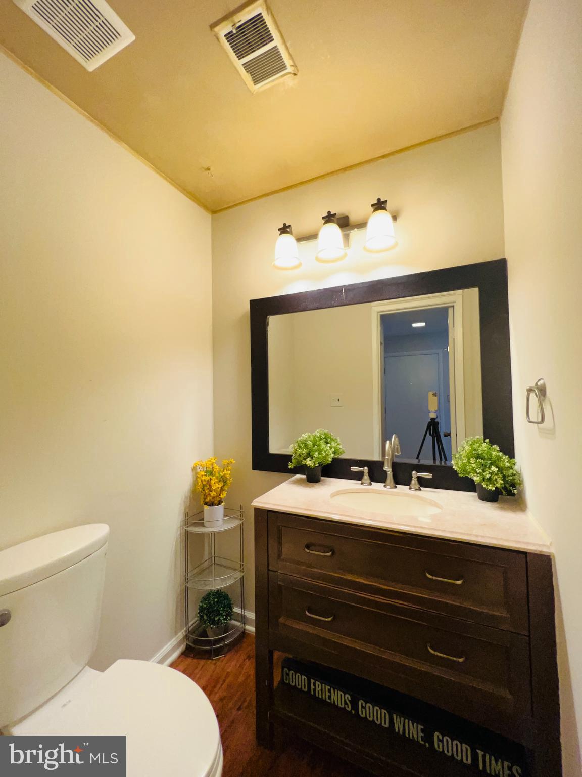 2128 Cartwright Place Reston, VA 20191 - Photo 9 of 12 Gallery Image 9