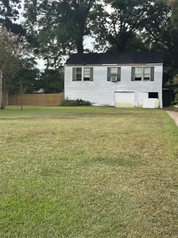 a front view of house with yard