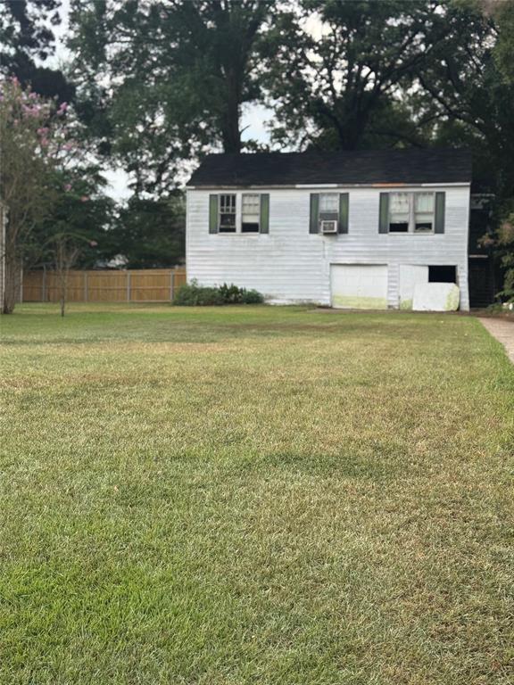a front view of house with yard