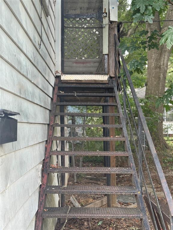 131 Merrick Street Shreveport, LA 71104 - Photo 6 of 10 a view of wooden door