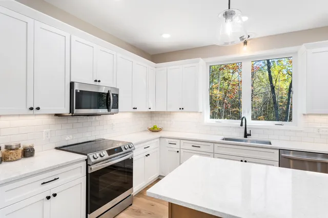 $759,900 | 1575 Kortie Road, Carlton, MN 55718