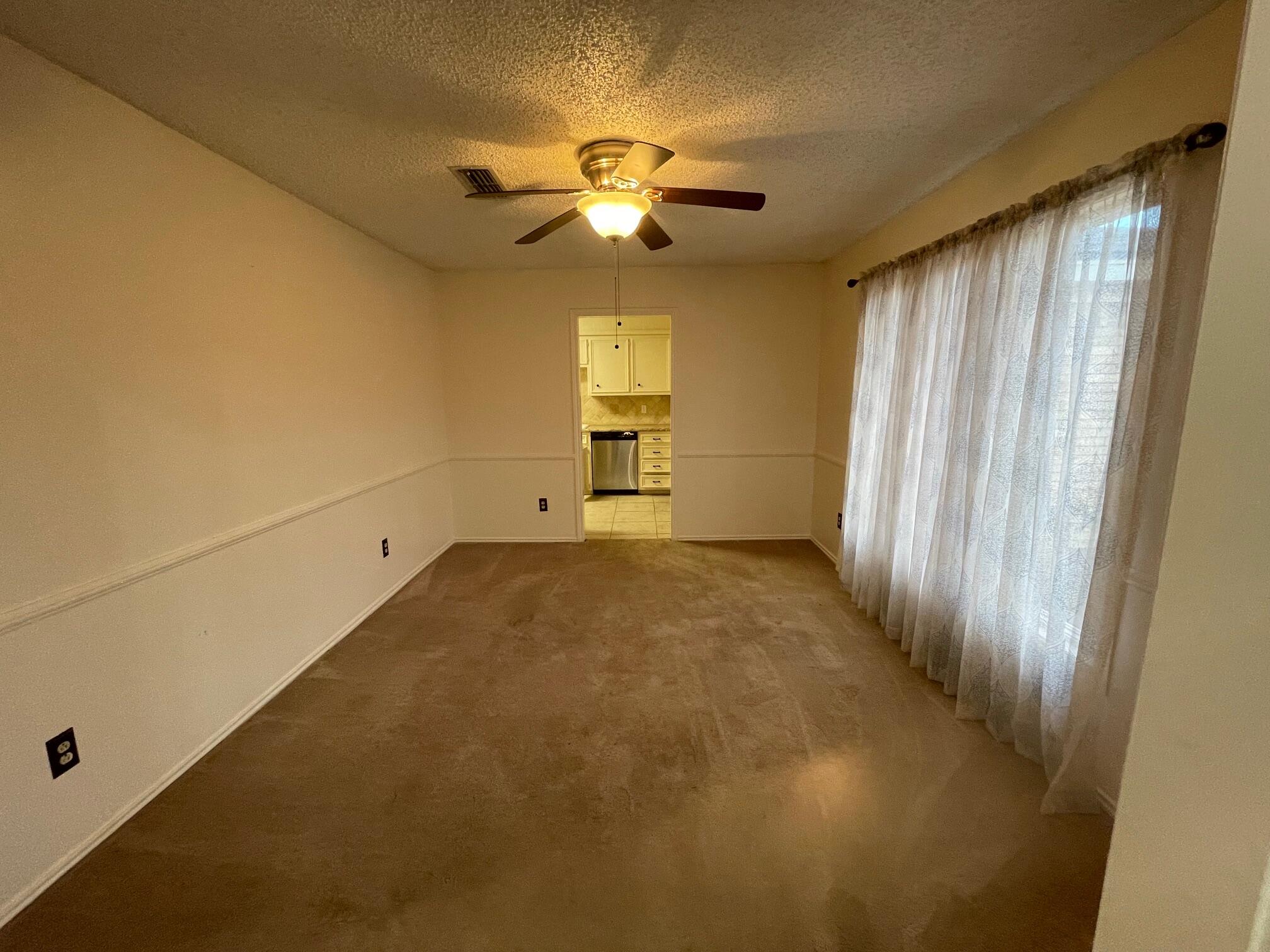 5411 95th Street Lubbock, TX 79424 - Photo 8 of 29 IMG_2454