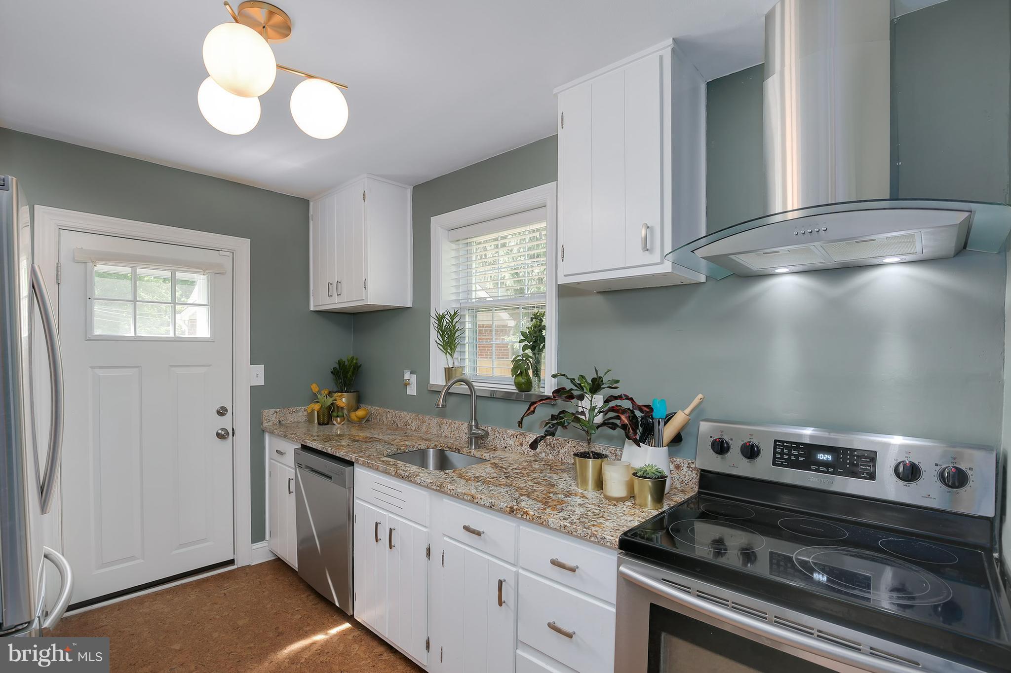 1922 Brisbane Street Silver Spring, MD 20902 - Photo 4 of 28 Kitchen
