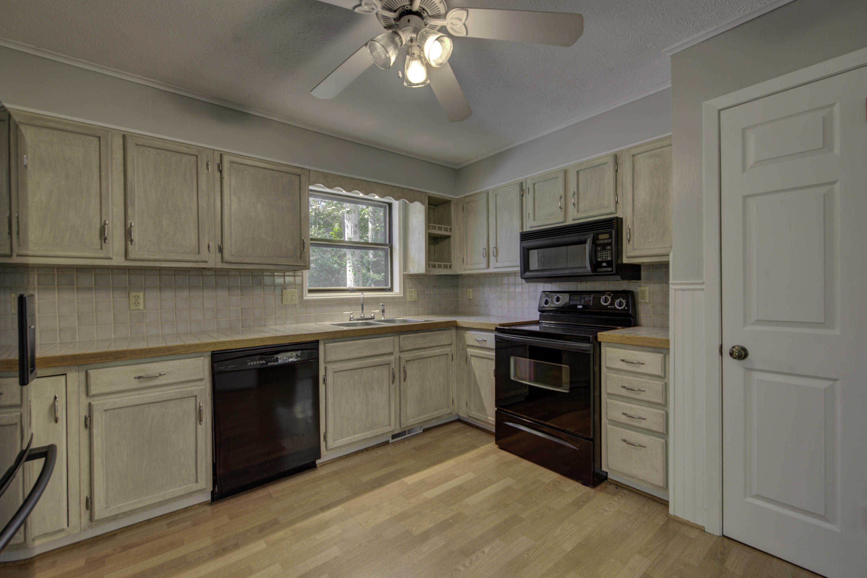 125 Netherlands Road Oak Ridge, TN 37830 - Photo 8 of 28 9