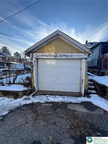 $265,000 | 515 North Bishopthorpe Street, Fountain Hill, PA 18015