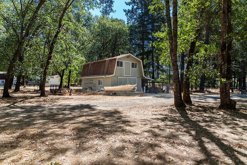 276 Boyer Road Grants Pass, OR 97526 - Photo 12 of 24 14