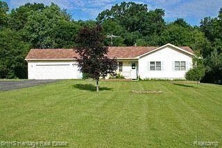 1377 Oakcrest Road Howell, MI 48843 - Photo 1 of 1 Front of House