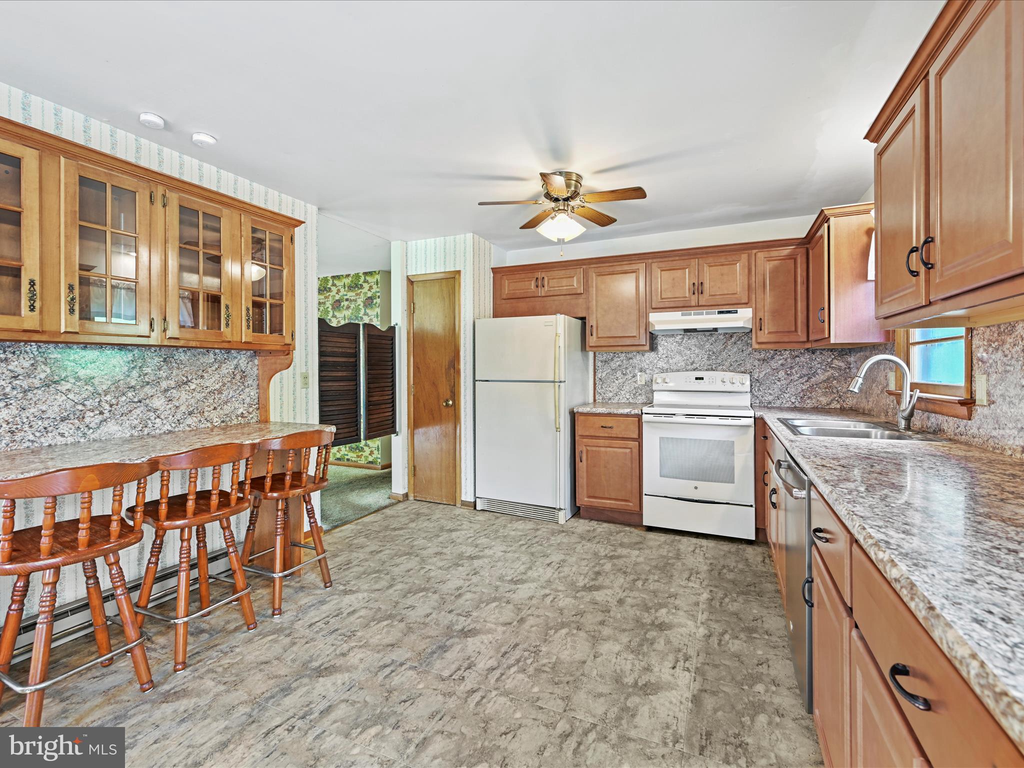 309 Hillside Road Elizabethtown, PA 17022 - Photo 8 of 26 Breakfast Area