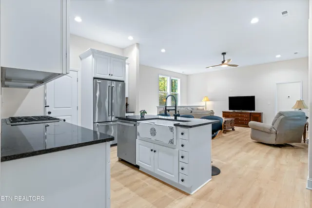 $599,000 | 317 Highland Trace Road, Sharps Chapel, TN 37866