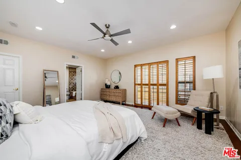 $949,000 | 10923 Landale Street, Unit 2, Toluca Lake, CA 91602