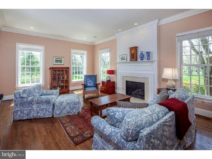 15 Kinterra Road Wayne, PA 19087 - Photo 2 of 25 Living Room