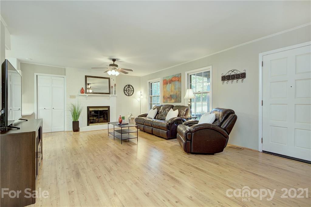 113 Gable Road Mooresville, NC 28115 - Photo 5 of 25 Gallery Image 5