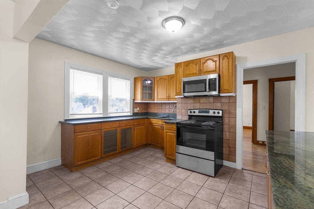 52 Chesterfield Street Boston, MA 02136 - Photo 7 of 23