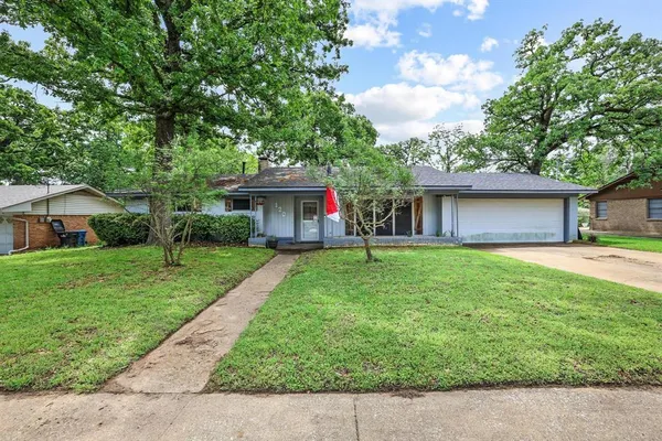 $279,000 | 120 East Mark Drive, Denison, TX 75021