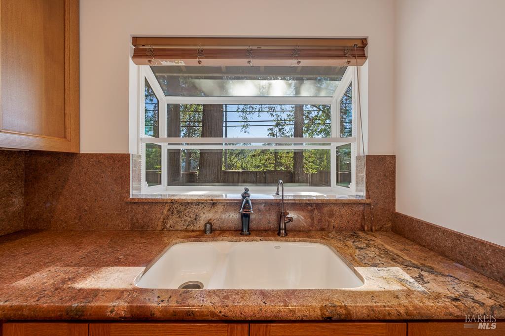815 Dry Creek Road Healdsburg, CA 95448 - Photo 12 of 37