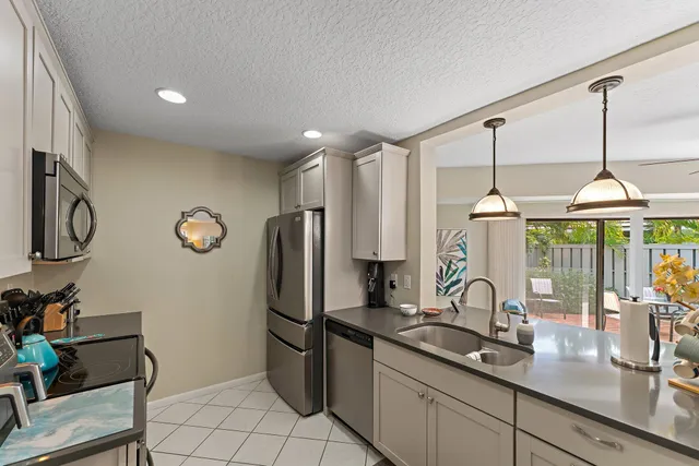 $3,800 | 1127 East Seminole Avenue, Unit 4B, Jupiter, FL 33477