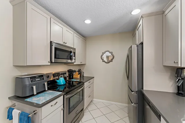 $3,800 | 1127 East Seminole Avenue, Unit 4B, Jupiter, FL 33477