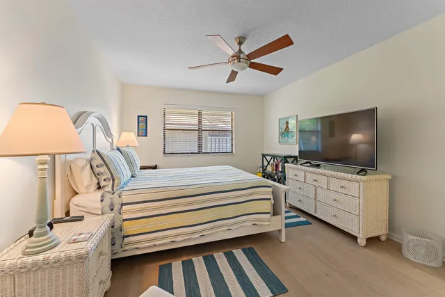 $3,800 | 1127 East Seminole Avenue, Unit 4B, Jupiter, FL 33477