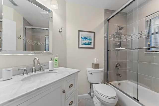 $3,800 | 1127 East Seminole Avenue, Unit 4B, Jupiter, FL 33477