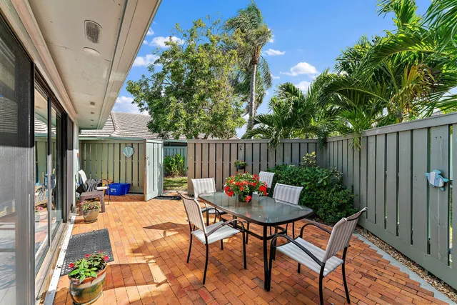 $3,800 | 1127 East Seminole Avenue, Unit 4B, Jupiter, FL 33477