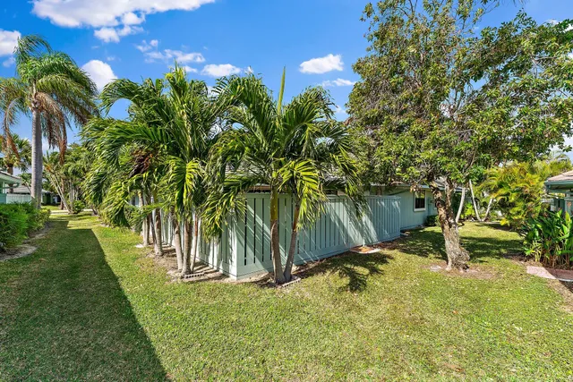 $3,800 | 1127 East Seminole Avenue, Unit 4B, Jupiter, FL 33477