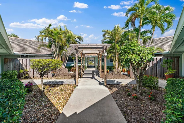 $3,800 | 1127 East Seminole Avenue, Unit 4B, Jupiter, FL 33477