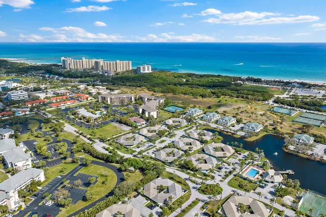 $3,800 | 1127 East Seminole Avenue, Unit 4B, Jupiter, FL 33477