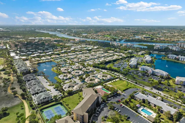 $3,800 | 1127 East Seminole Avenue, Unit 4B, Jupiter, FL 33477
