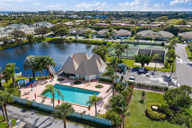 $3,800 | 1127 East Seminole Avenue, Unit 4B, Jupiter, FL 33477