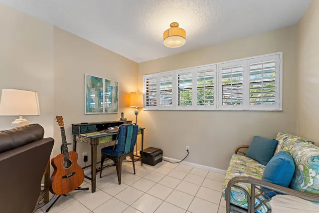 $3,800 | 1127 East Seminole Avenue, Unit 4B, Jupiter, FL 33477