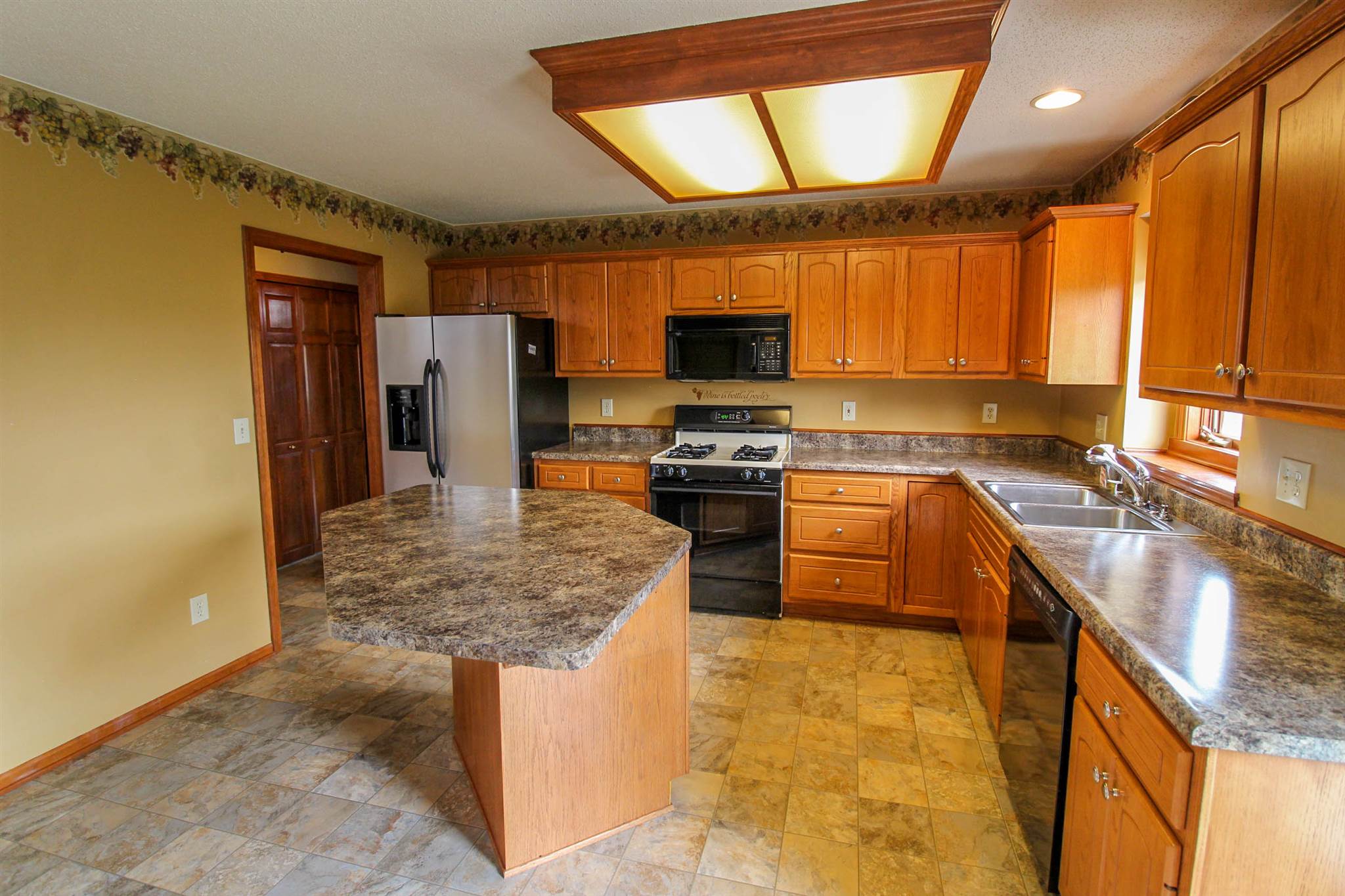 517 Wyss Ridge Drive Fort Wayne, IN 46819 - Photo 6 of 31 Gallery Image 6