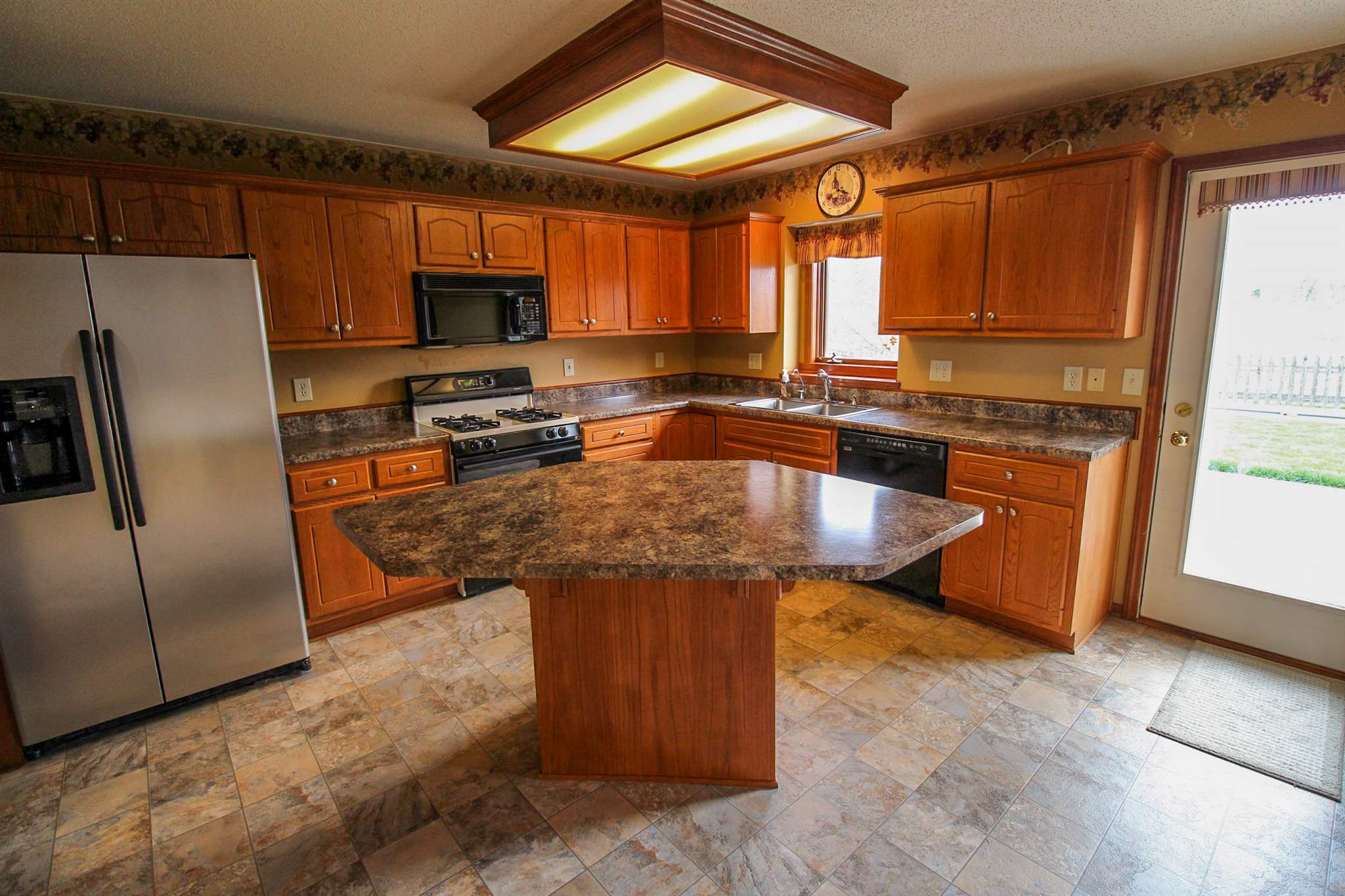 517 Wyss Ridge Drive Fort Wayne, IN 46819 - Photo 7 of 31 Gallery Image 7