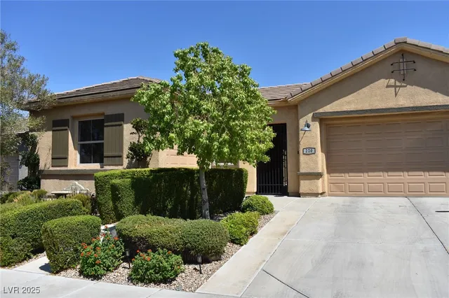 $775,000 | 220 Palmetto Pointe Drive, Henderson, NV 89012