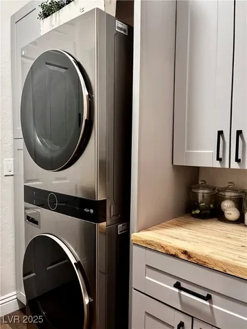 $775,000 | 220 Palmetto Pointe Drive, Henderson, NV 89012