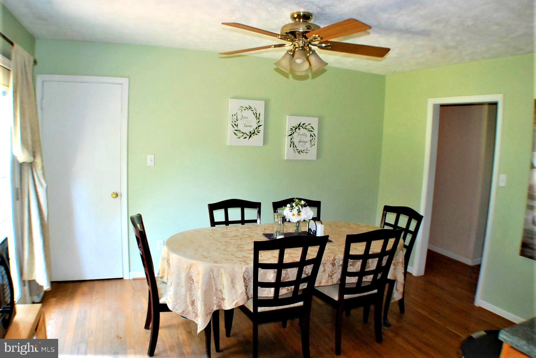 100 Brunswick Road Stephens City, VA 22655 - Photo 3 of 31 Dining Room