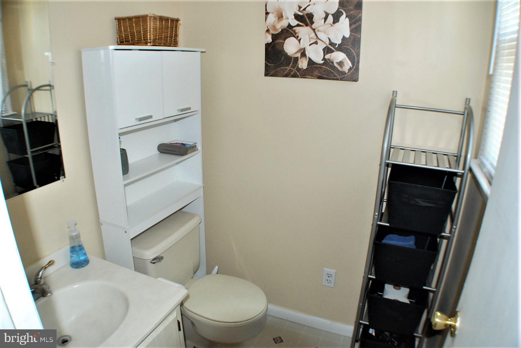 100 Brunswick Road Stephens City, VA 22655 - Photo 7 of 31 Master Bedroom Half bath