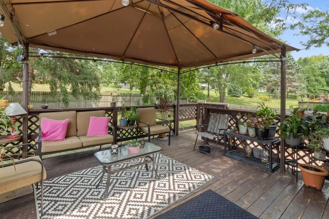 $380,000 | 620 Acker Parkway, DeForest, WI 53532