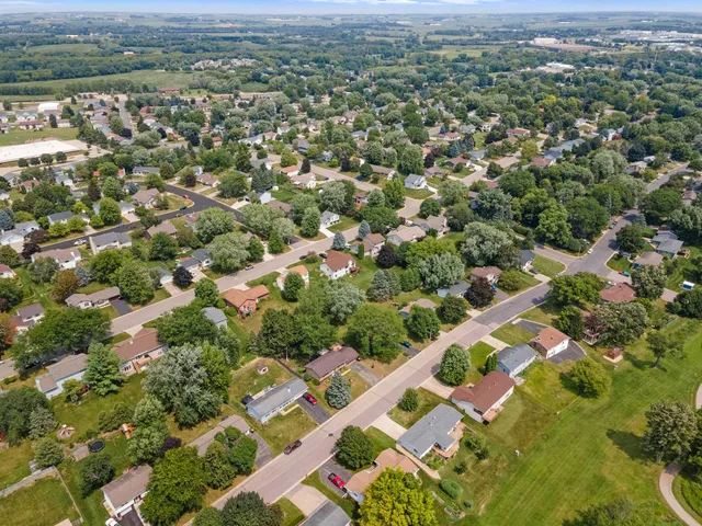 $380,000 | 620 Acker Parkway, DeForest, WI 53532