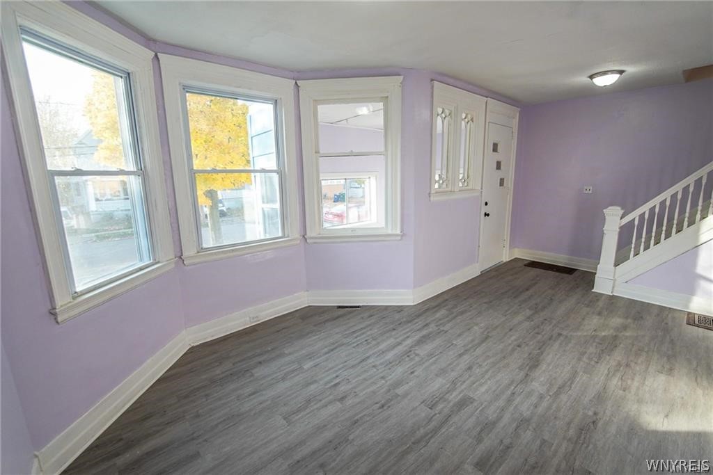 263 Sumner Place Buffalo, NY 14211 - Photo 6 of 43