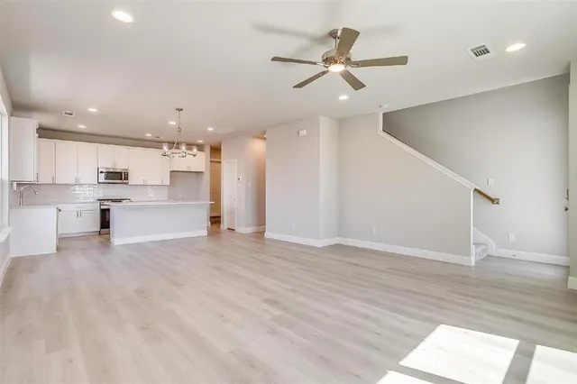 $2,400 | 3436 Vista Highlands Lane, Fort Worth, TX 76135