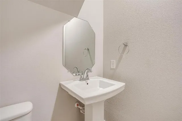 $2,400 | 3436 Vista Highlands Lane, Fort Worth, TX 76135