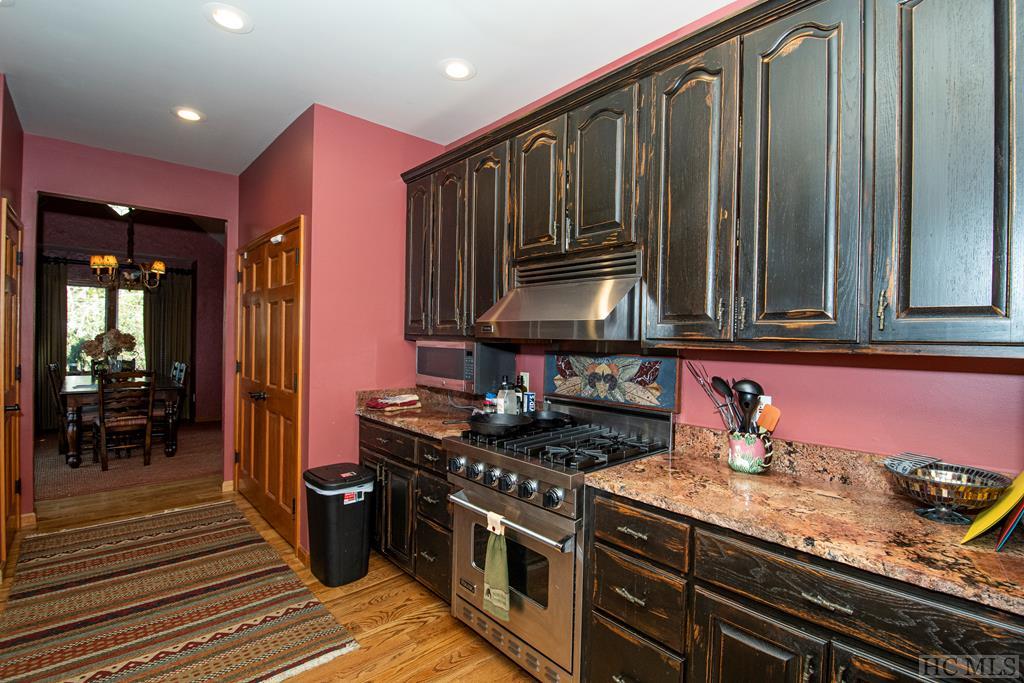 84 Stacey Russell Road Highlands, NC 28741 - Photo 10 of 45 Gallery Image 10