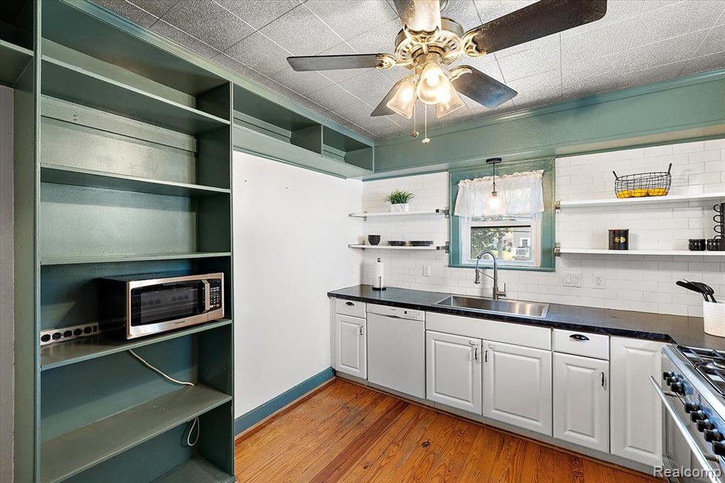 2993 Kenmore Road Berkley, MI 48072 - Photo 22 of 38