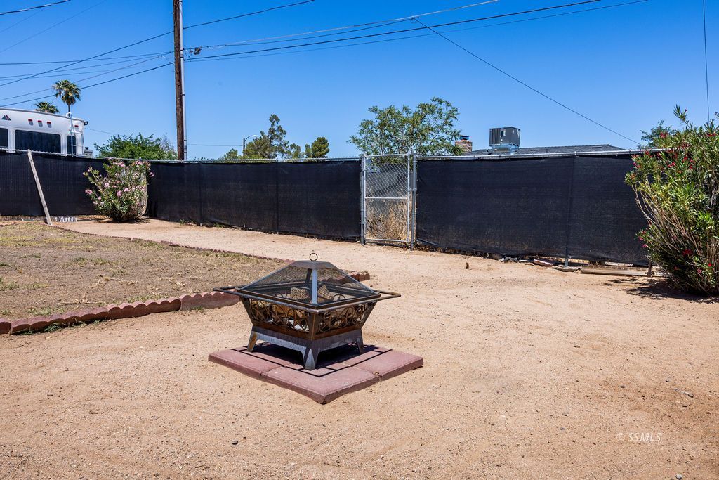 1036 West Mariposa Avenue Ridgecrest, CA 93555 - Photo 30 of 33