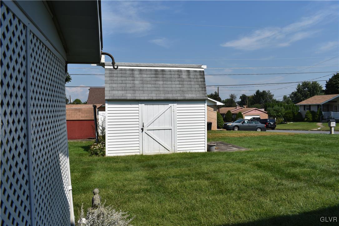 3743 Carter Road Bethlehem, PA 18020 - Photo 3 of 15 Gallery Image 3
