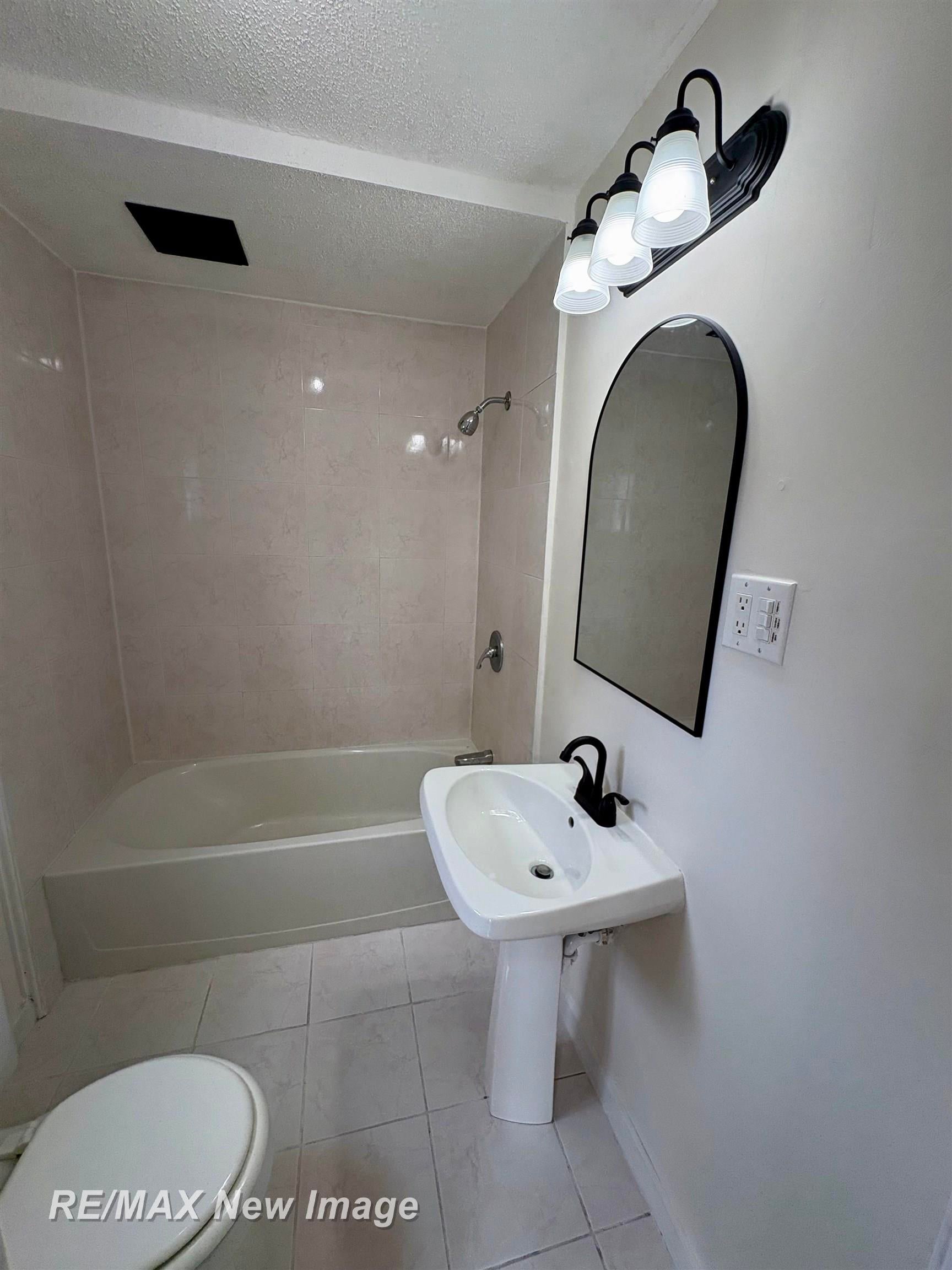 2335 Shattuck Road Saginaw, MI 48603 - Photo 12 of 15 Gallery Image 12